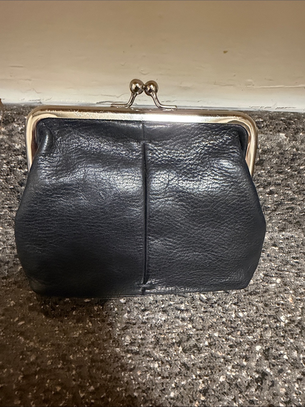 American leather Classic Black Leather Kiss-Lock Coin Purse